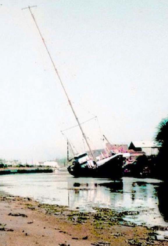 Radio 270 ship Oceaan 7 listing on River Eske